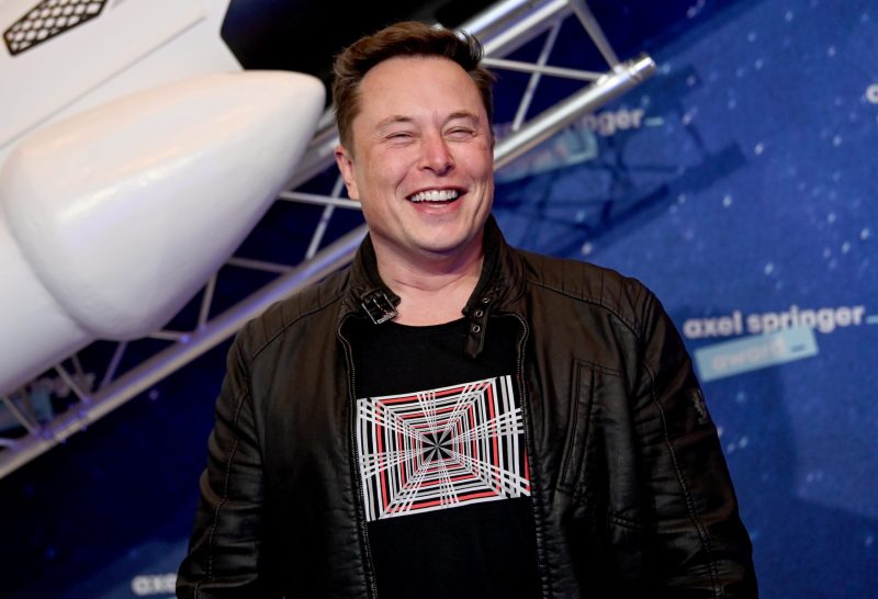 Musk vendió acciones de Tesla por 6 mil 500 mdd en tres días. Foto de EFE