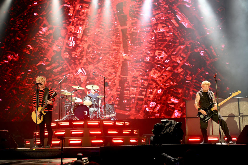 Green Day confirma gira de estadios y estrenan la canción "The American Dream is Killing Me"