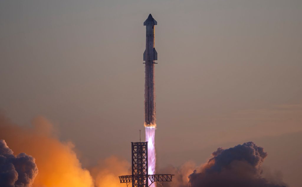 Cohete Starship de SpaceX despega con éxito, pero vuelve a explotar. Foto de X Starship